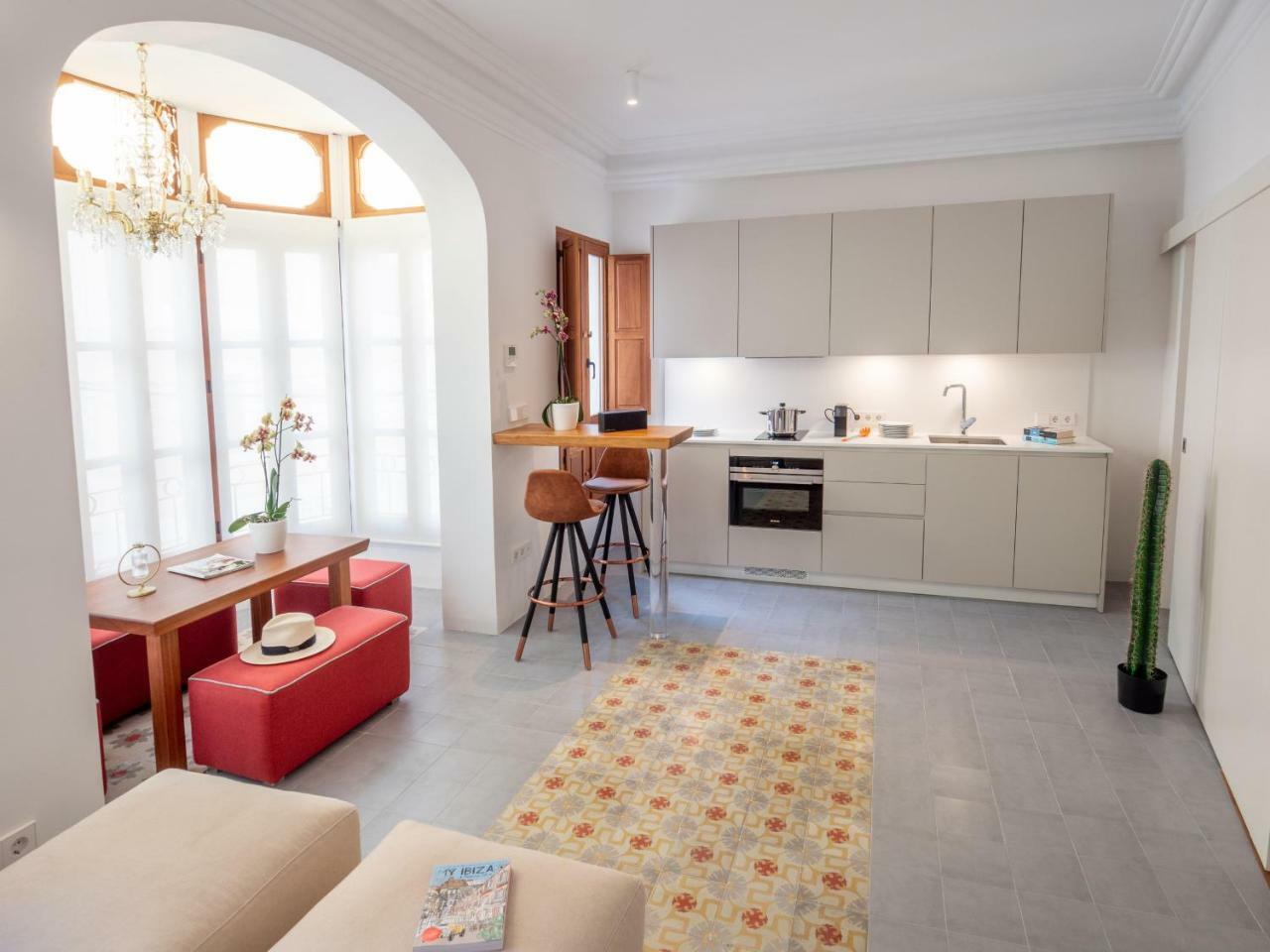 Es Palauet Brandnew One Suite Apartment In Ibiza Center Exterior foto